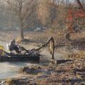 Чистка дна прудов и водоемов от ила земснарядом