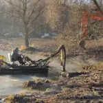 Чистка дна прудов и водоемов от ила земснарядом
