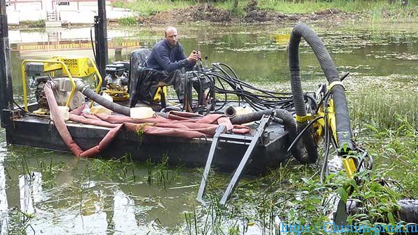 Очистка прудов, рек и водоемов земснарядом от ила, водорослей и мусора