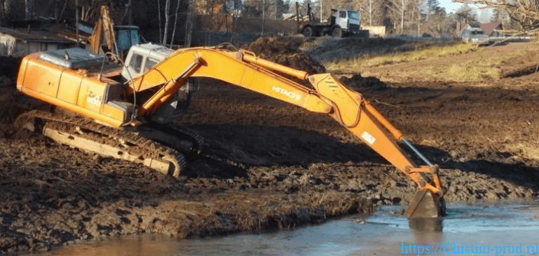 Углубление водоемов экскаватором, компания Чистые пруды