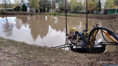 Очистка прудов от водорослей и ила - услуги компании "Чистые пруды"