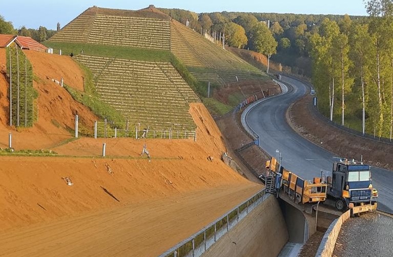 Геосинтетические материалы для укрепления берегов, склонов, откосов и грунтов 1 ukreplenie beregov sklonov otkosov i gruntov geosinteticheskimi materialami